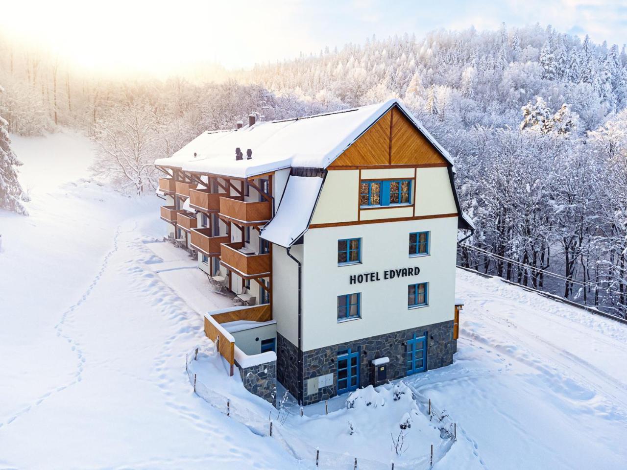 Hotel Edvard Frenštát pod Radhoštěm Extérieur photo