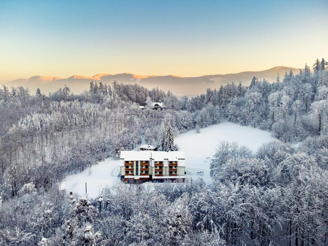 Hotel Edvard Frenštát pod Radhoštěm Extérieur photo